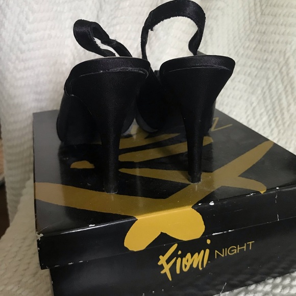 Black short Fioni heel - Picture 4 of 4